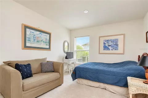 Bedroom - 2255 Eagle Bluff Dr, Valrico, FL 33596 photo 4 of 4