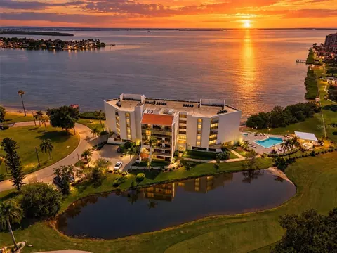 5700 Escondida Blvd S #401, Saint Petersburg, FL 33715