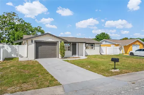 3041 Holiday Lake Dr, Holiday, FL 34691