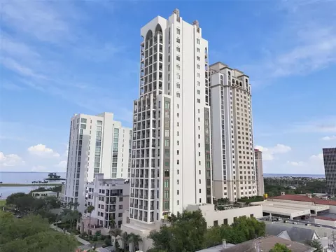 126 4th Ave NE #1202, Saint Petersburg, FL 33701