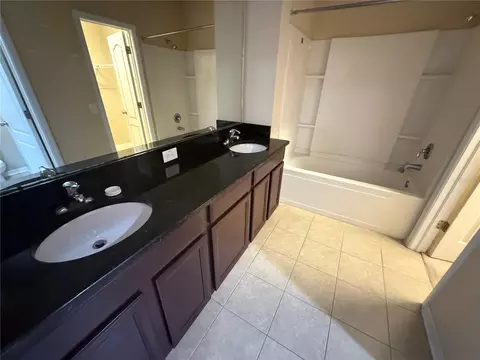 Bath - 12669 Belcroft Dr, Riverview, FL 33579 photo 2 of 3