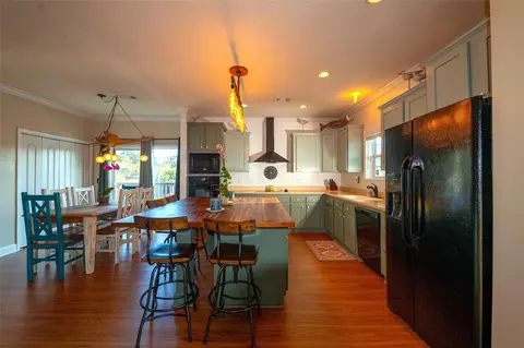 Kitchen - 7247 Arbordale Dr, Weeki Wachee, FL 34607 photo 2 of 5