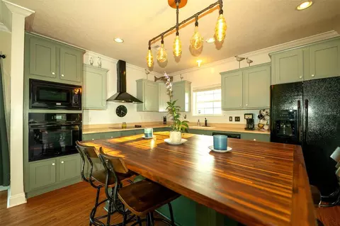 Kitchen - 7247 Arbordale Dr, Weeki Wachee, FL 34607 photo 1 of 5
