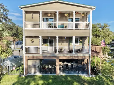 Exterior - 7247 Arbordale Dr, Weeki Wachee, FL 34607 photo 2 of 13
