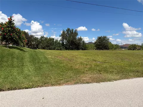 401 NW 8th Ter, Cape Coral, FL 33993