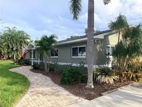 902 Robin Ave, Palm Harbor, FL 34683