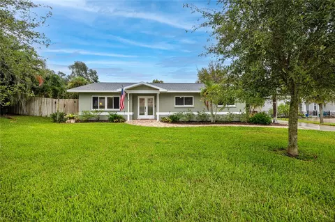 902 Robin Ave, Palm Harbor, FL 34683