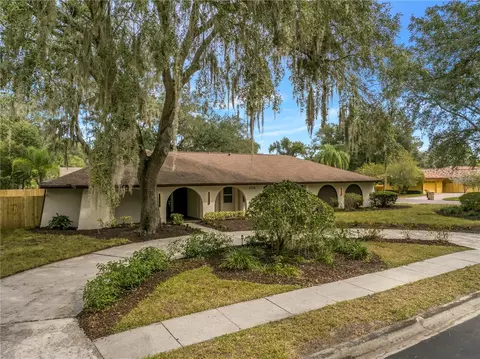 1116 N Riverhills Dr, Temple Terrace, FL 33617