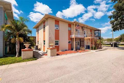 5396 4th St N #101, Saint Petersburg, FL 33703