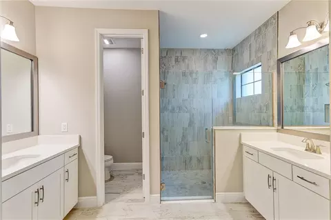 Bath - 4000 Burdick Loop, Odessa, FL 33556 photo 1 of 4