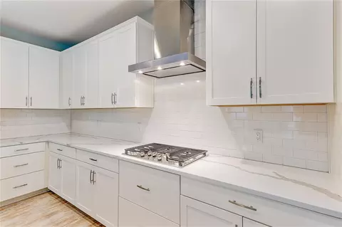 Kitchen - 4000 Burdick Loop, Odessa, FL 33556 photo 4 of 5