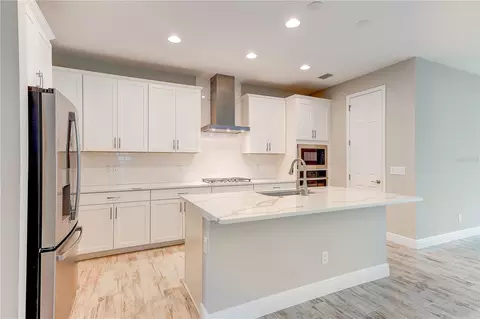Kitchen - 4000 Burdick Loop, Odessa, FL 33556 photo 2 of 5