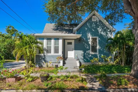 940 Locust St NE, Saint Petersburg, FL 33701