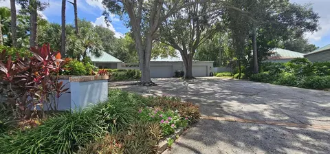 10495 Longwood Dr, Largo, FL 33777