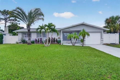 8428 Iris Ave, Seminole, FL 33777