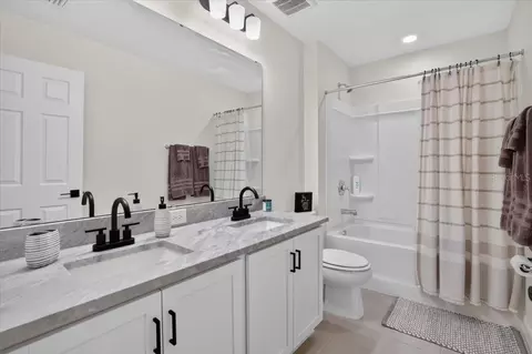 Bath - 10971 Bluestem Cv, Parrish, FL 34219 photo 3 of 3