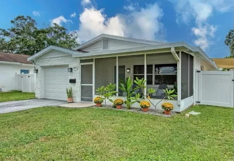643 SW Boulevard Blvd N, Saint Petersburg, FL 33703