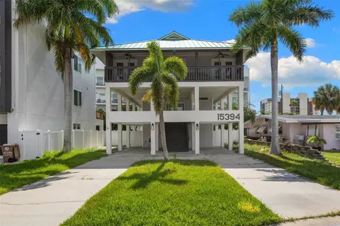 15394 2nd St E, Madeira Beach, FL 33708
