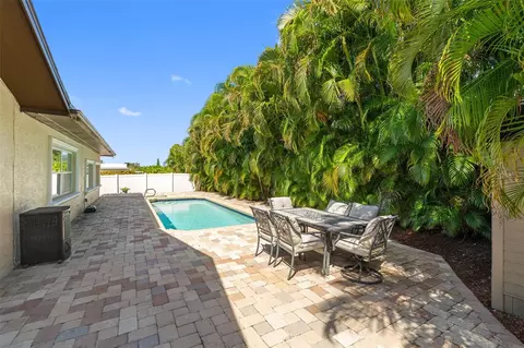 Exterior - 14331 Apache Ave, Largo, FL 33774 photo 7 of 12