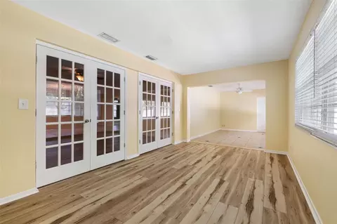 Living - 14331 Apache Ave, Largo, FL 33774 photo 8 of 10