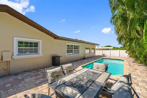 Exterior - 14331 Apache Ave, Largo, FL 33774 photo 8 of 12