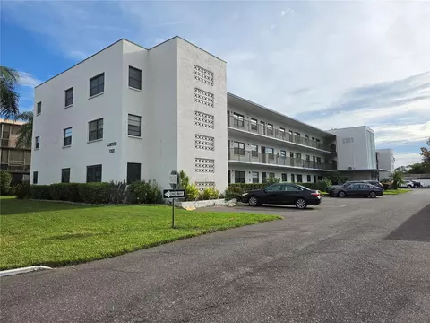 5969 Terrace Park Dr N #305, Saint Petersburg, FL 33709