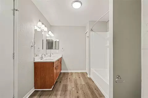 Bath - 126 Goins Dr, Seffner, FL 33584 photo 1 of 3