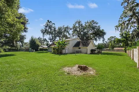 Exterior - 126 Goins Dr, Seffner, FL 33584 photo 3 of 7