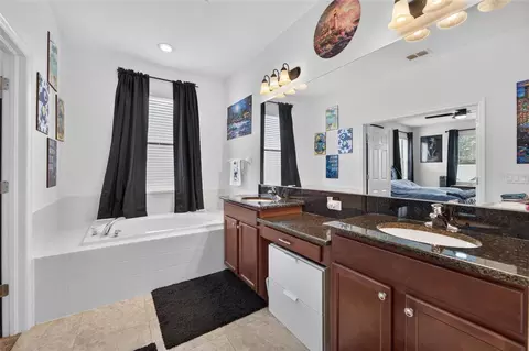 Bath - 11520 Scarlet Ibis Pl, Riverview, FL 33569 photo 5 of 6