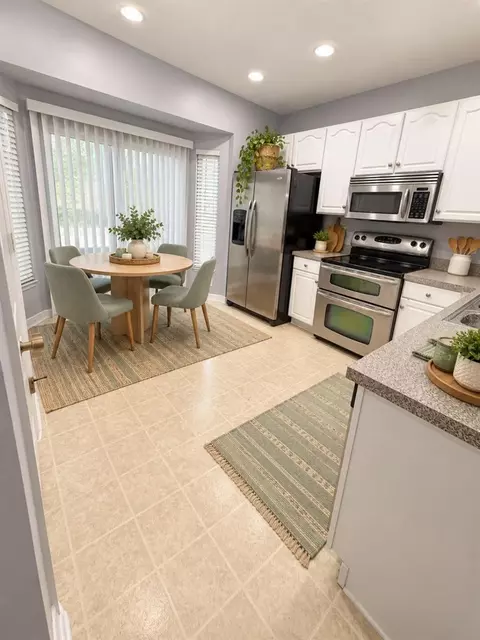 Kitchen - 12307 Foxmoor Peak Dr, Riverview, FL 33579 photo 2 of 4