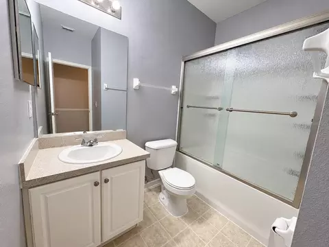 Bath - 12307 Foxmoor Peak Dr, Riverview, FL 33579 photo 6 of 6