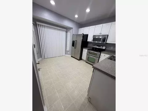 Kitchen - 12307 Foxmoor Peak Dr, Riverview, FL 33579 photo 3 of 4