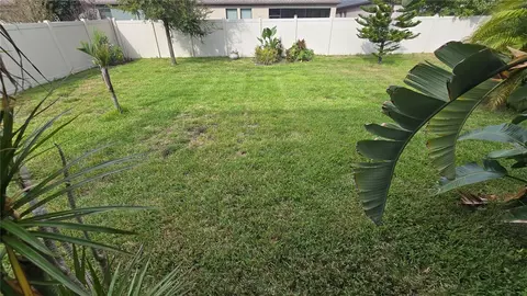 Exterior - 13917 Roseate Tern Ln, Riverview, FL 33579 photo 5 of 9