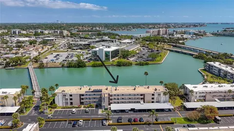 7425 Bay Island Dr S #105, South Pasadena, FL 33707