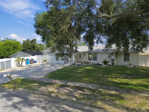 Exterior - 1325 Oakcrest Dr, Brandon, FL 33510 photo 17 of 18