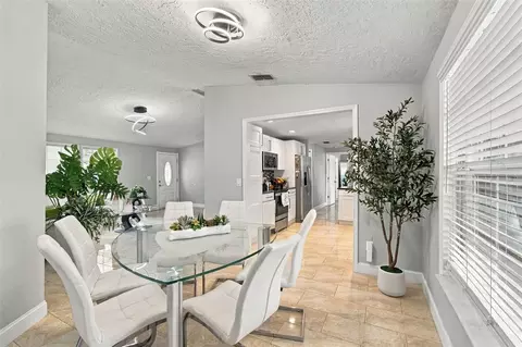Dining - 1325 Oakcrest Dr, Brandon, FL 33510 photo 3 of 3