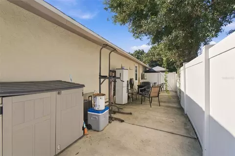 Exterior - 1325 Oakcrest Dr, Brandon, FL 33510 photo 15 of 18