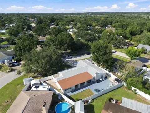 View/Area - 1325 Oakcrest Dr, Brandon, FL 33510 photo 14 of 16
