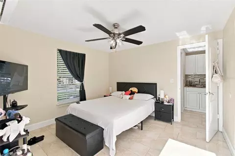 Bedroom - 1325 Oakcrest Dr, Brandon, FL 33510 photo 12 of 13