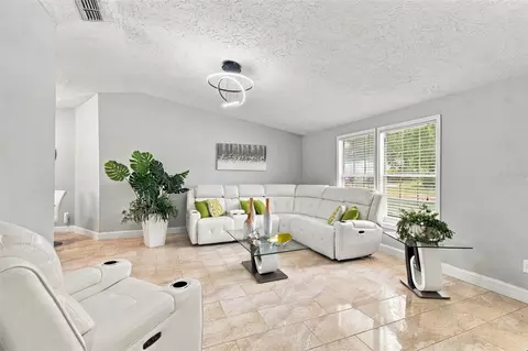 Living - 1325 Oakcrest Dr, Brandon, FL 33510 photo 2 of 4