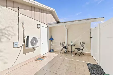 Exterior - 1325 Oakcrest Dr, Brandon, FL 33510 photo 5 of 18