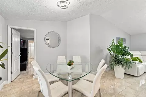 Dining - 1325 Oakcrest Dr, Brandon, FL 33510 photo 2 of 3