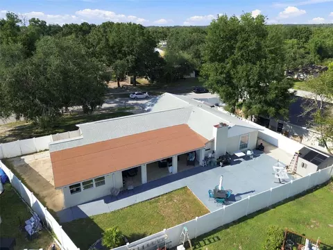 View/Area - 1325 Oakcrest Dr, Brandon, FL 33510 photo 15 of 16