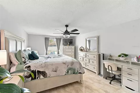 Bedroom - 1325 Oakcrest Dr, Brandon, FL 33510 photo 3 of 13