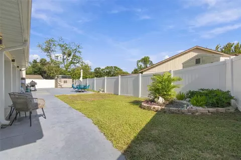 Exterior - 1325 Oakcrest Dr, Brandon, FL 33510 photo 8 of 18