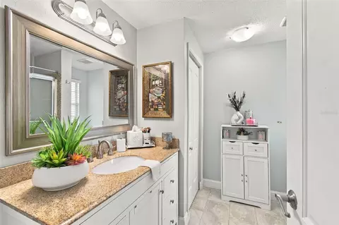 Bath - 1325 Oakcrest Dr, Brandon, FL 33510 photo 1 of 7