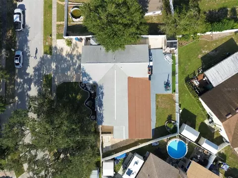 View/Area - 1325 Oakcrest Dr, Brandon, FL 33510 photo 8 of 16