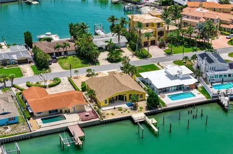 115 Aleta Dr, Belleair Beach, FL 33786