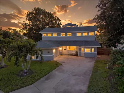 874 Serpentine Dr S, Saint Petersburg, FL 33705