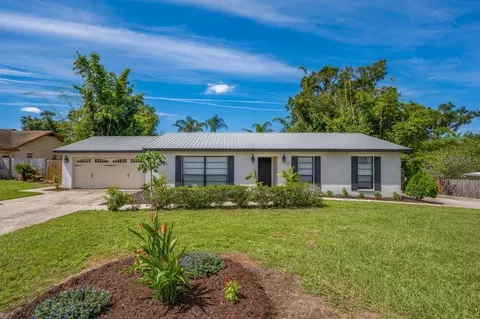 2223 Arch Mcdonald Dr, Dover, FL 33527